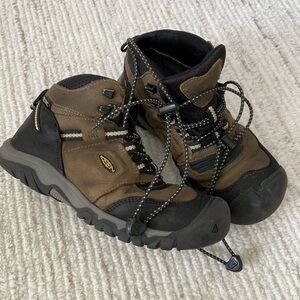 Keen kids Ridge Flex waterproof hiking boots size 3 Little Kid
